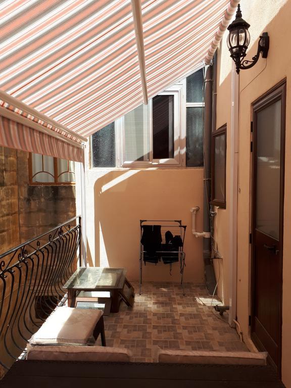 Ferienwohnung Nocturne Family House Paola Exterior foto